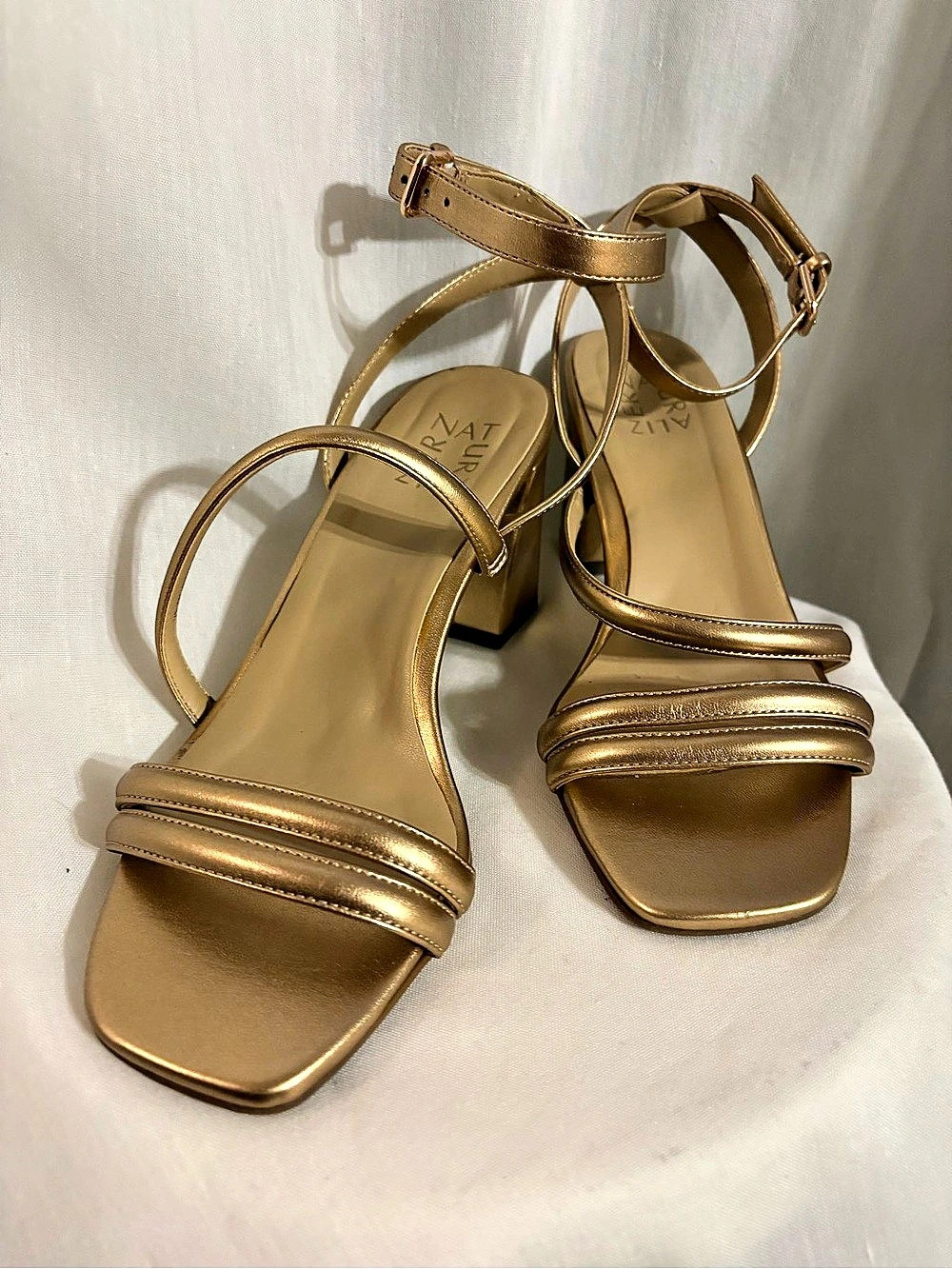 Naturalizer Rizzo Ankle Strap Sandal Gold Heels US 7W